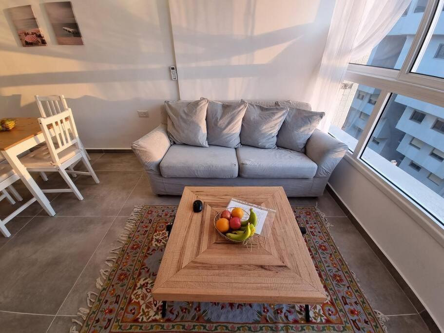 Beautiful 2-Bedroom Sea-View Apartment Netanya Exterior foto