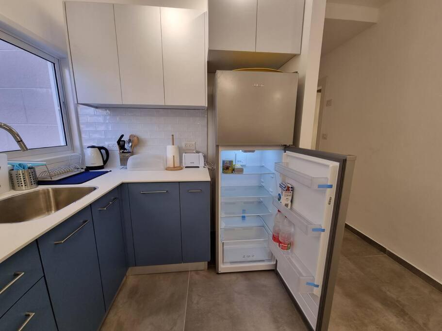 Beautiful 2-Bedroom Sea-View Apartment Netanya Exterior foto
