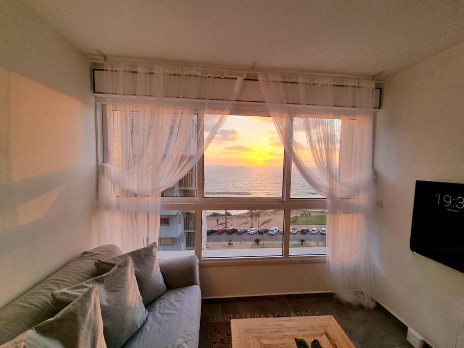 Beautiful 2-Bedroom Sea-View Apartment Netanya Exterior foto